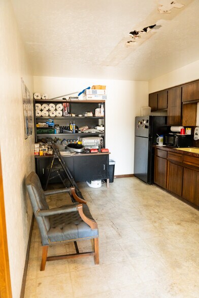 More Photos Of 1630 N Interstate 35 E, Lancaster Flex For Sale