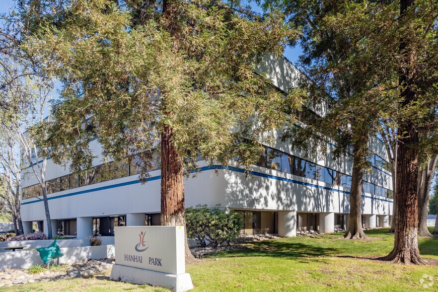 More Photos Of 97 E Brokaw Rd, San Jose Loft Creative Space For Lease