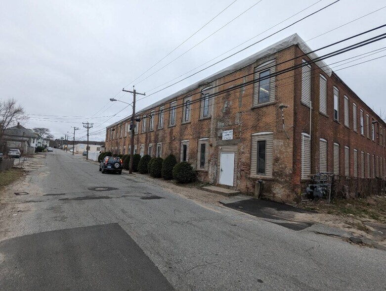 More Photos Of 27 Mill St, Johnston Manufacturing For Sale
