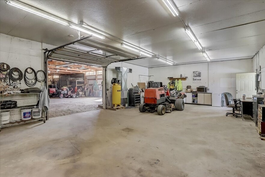 More Photos Of 800 S Main St, Lake Mills Golf Course Driving Range For Sale