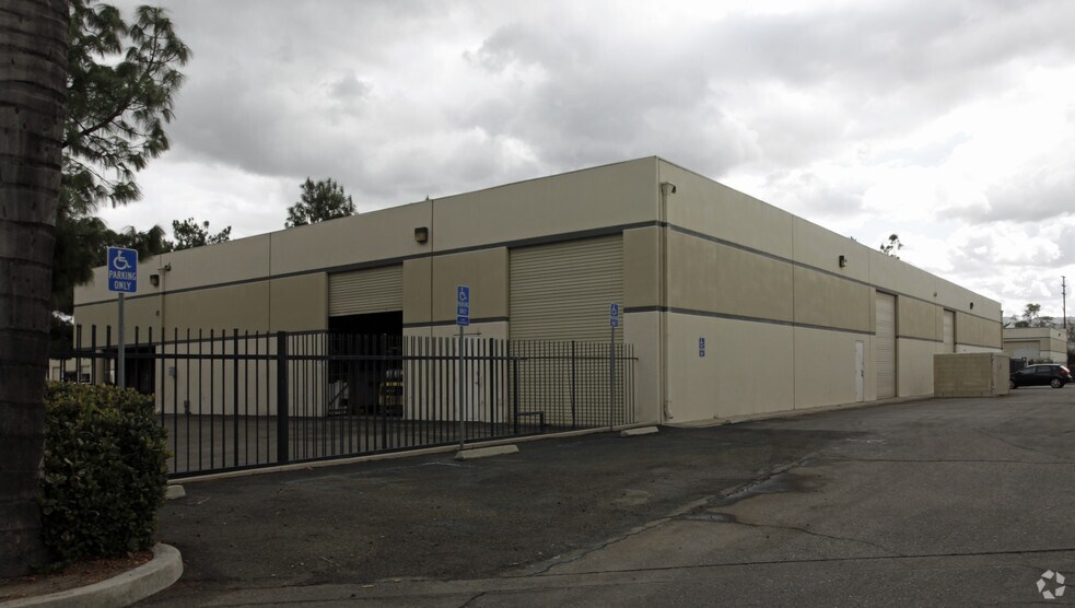 More Photos Of 766-776 S Gifford Ave, San Bernardino Warehouse For Lease