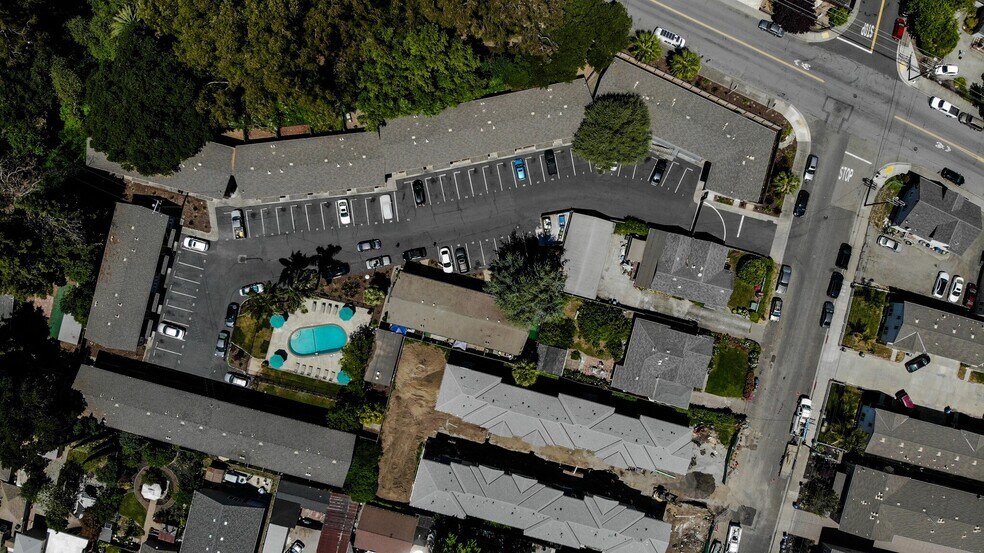 More Photos Of 2275 Grove Way, Castro Valley Apartments For Sale