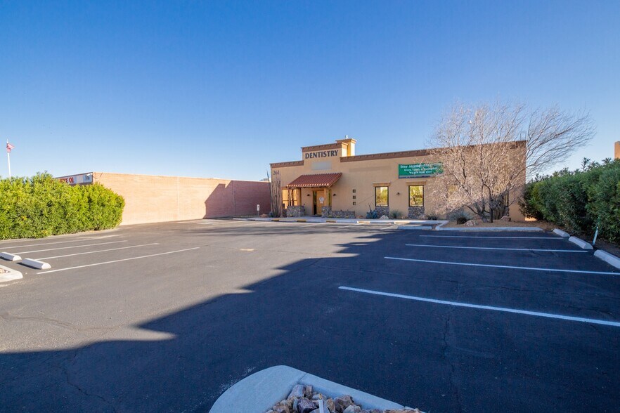 More Photos Of 261 W Duval Rd, Green Valley Medical For Sale