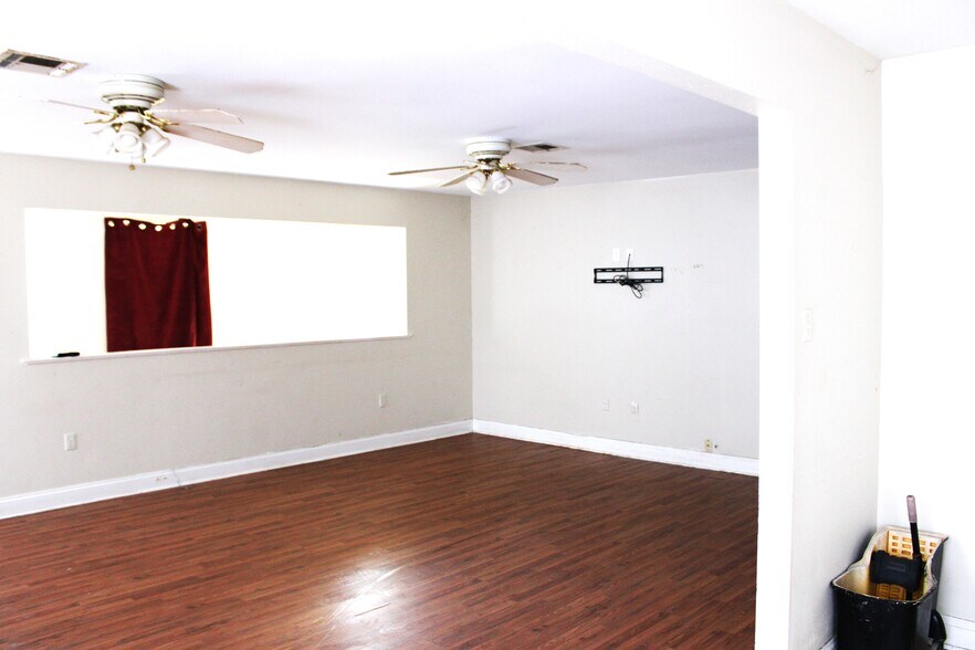 More Photos Of 7070 Bundy Rd, New Orleans Storefront Retail Residential For Sale