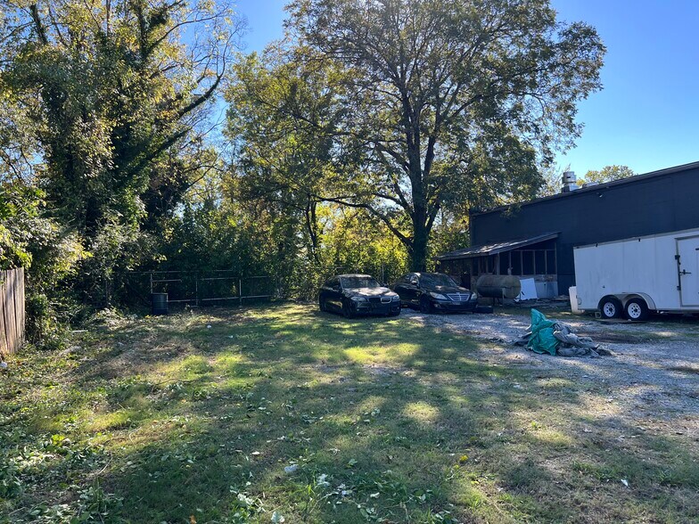 More Photos Of 2716 Dodson Ave, Chattanooga General Retail For Sale