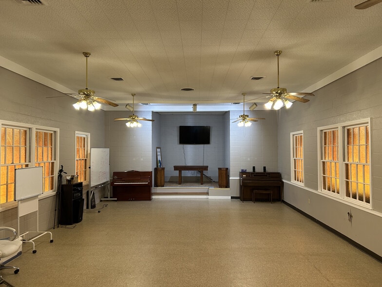 More Photos Of 31 Calhoun Ave, Greenville Religious Facility For Sale
