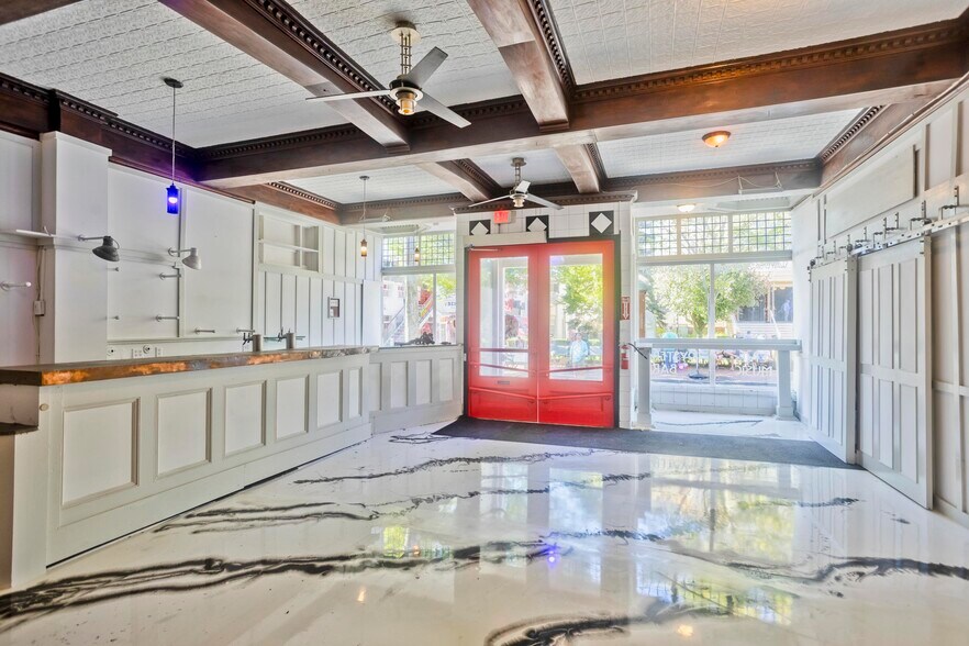 More Photos Of 265 Commercial St, Provincetown Flex For Sale