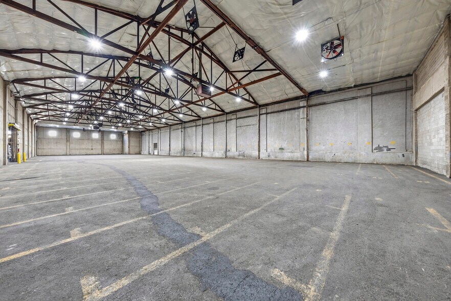 More Photos Of 715 S Grape St, Medford Warehouse For Sale