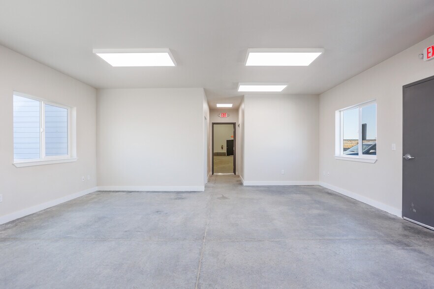 More Photos Of 1914 Dell Ave, Walla Walla Distribution For Lease