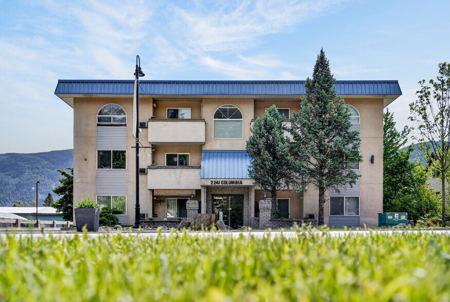 More Photos Of 2241 Columbia Av, Castlegar Apartments For Sale