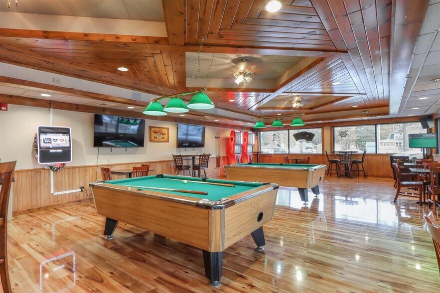 More Photos Of N2717 County Road QQ, Waupaca Restaurant For Sale