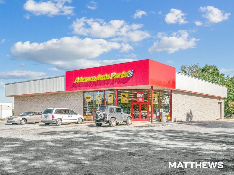 Primary Photo Of 201 Vineyard Rd, Griffin Freestanding For Sale