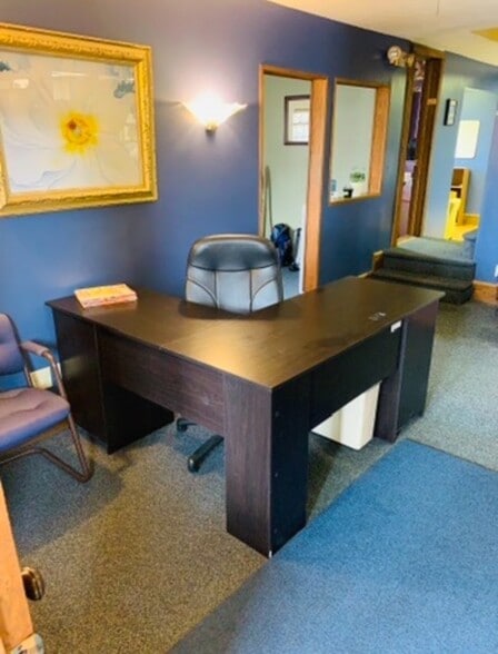 More Photos Of 816 E Turkeyfoot Lake Rd, Akron Office Residential For Lease