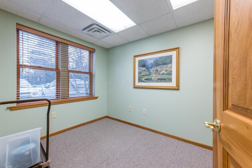 More Photos Of 1151 Bethel Rd, Columbus Medical For Sale