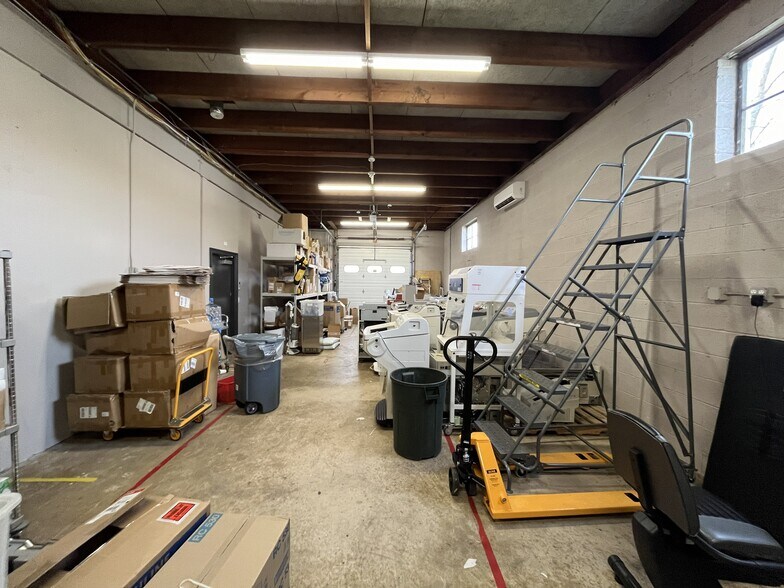 More Photos Of 44 Commerce St, Springfield Manufacturing For Sale