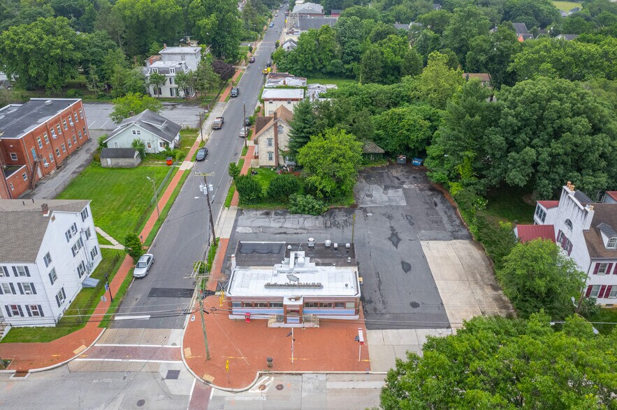 More Photos Of 113 W Broadway, Salem Restaurant For Sale