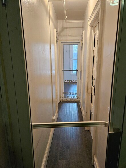 More Photos Of 43 Hawthorne St, Brooklyn Apartments For Lease