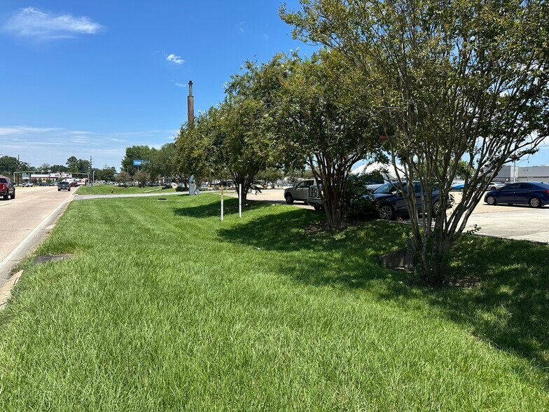 More Photos Of 900 Range ave, Denham Springs Land For Sale