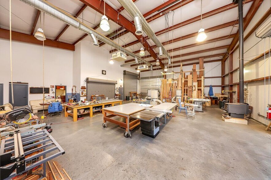 More Photos Of 3212 Mt Pinos Way, Frazier Park Light Manufacturing For Sale