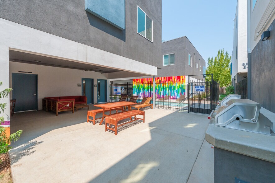 More Photos Of 1033 W 5th St, Chico Apartments For Sale