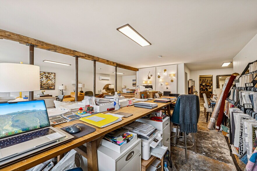 More Photos Of 120 W 9th St, Durango Flex For Lease