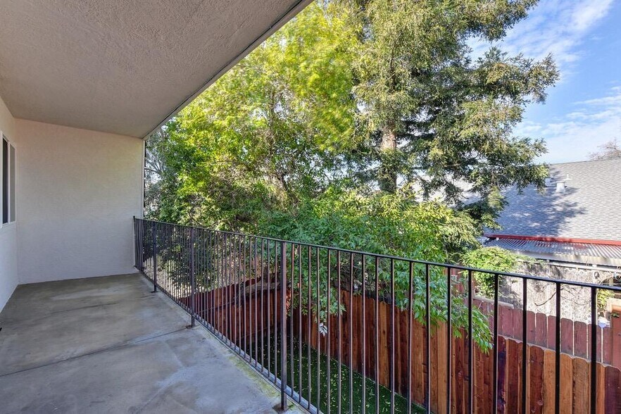 More Photos Of 5372 Garfield Ave, Sacramento Apartments For Sale