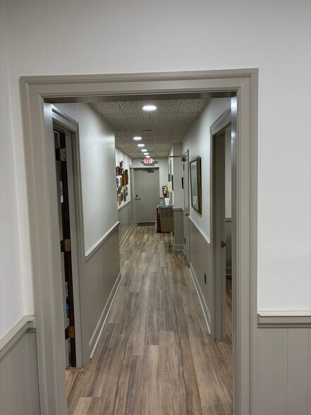 More Photos Of 823 Chickamauga Ave, Rossville Office For Lease