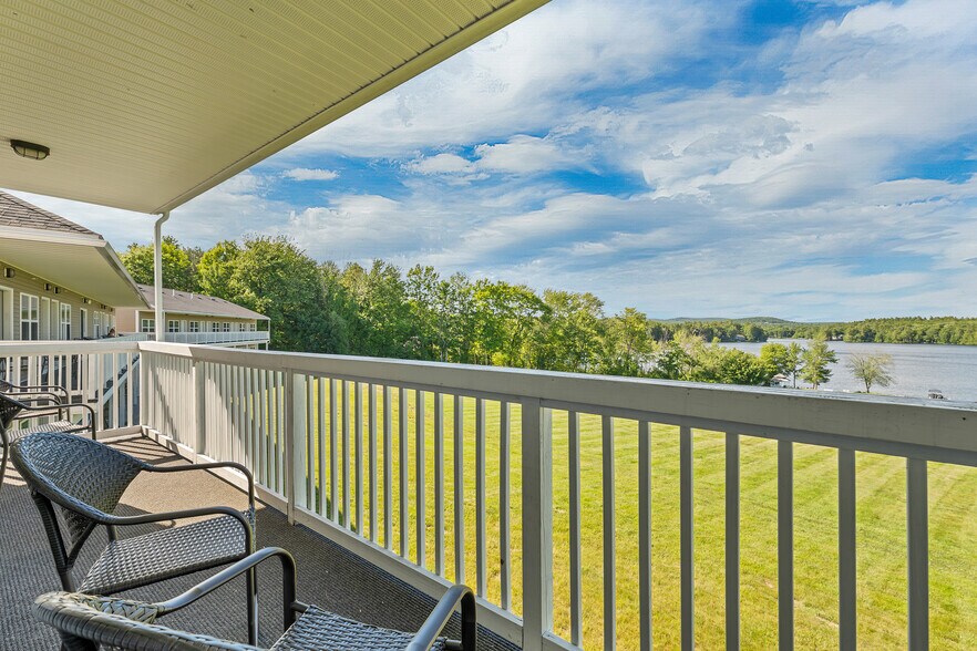 Primary Photo Of 280 S Main St, Wolfeboro Hotel For Sale