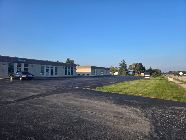 More Photos Of 16660-16666 W National Ave, New Berlin Office For Lease