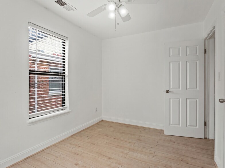 More Photos Of 1223 N St NW, Washington Apartments For Sale