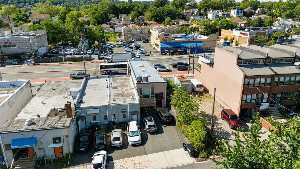 More Photos Of 1190 Hylan Blvd, Staten Island Office For Sale