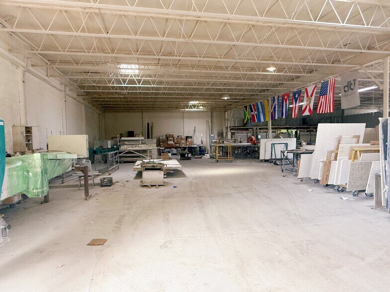 More Photos Of 4725 NW 36th Ave, Miami Warehouse For Lease