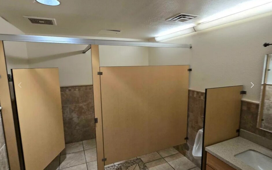 More Photos Of 1919 E Rio Grande Ave, El Paso Office For Sale