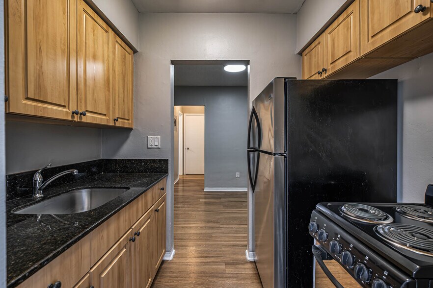 More Photos Of 13025 Emerald Dr, North Miami Apartments For Sale