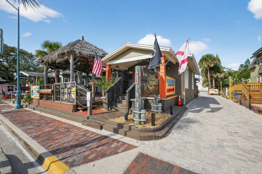 More Photos Of 314 Flagler Ave, New Smyrna Beach Storefront For Sale