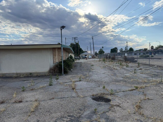 More Photos Of 222 Minner Ave, Bakersfield Medical For Sale