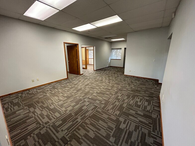 More Photos Of 1820 Post Rd, Plover Storefront Retail Office For Lease