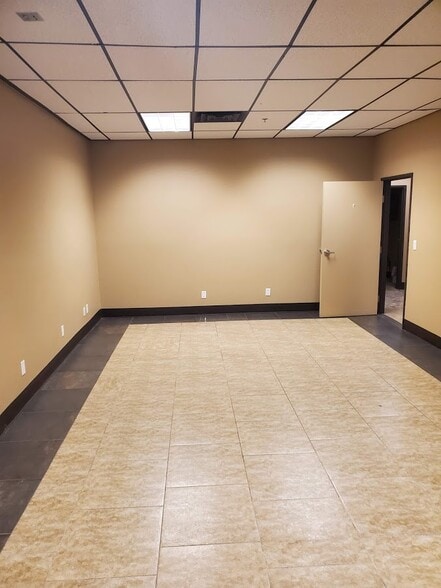 More Photos Of 6905 W Charleston Blvd, Las Vegas Medical For Lease