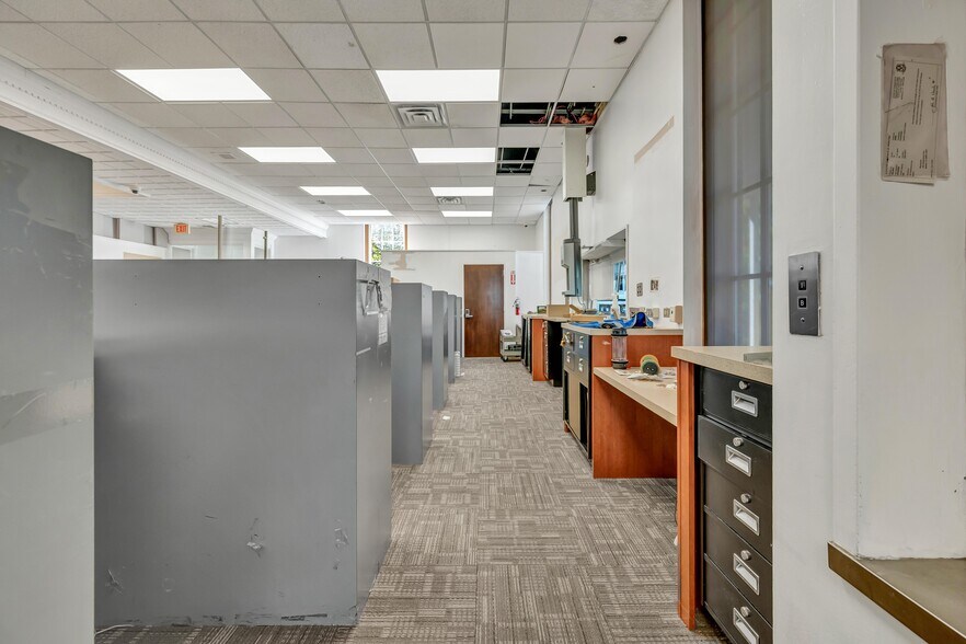 More Photos Of 159 Greenwood Ave, Bethel Bank For Lease