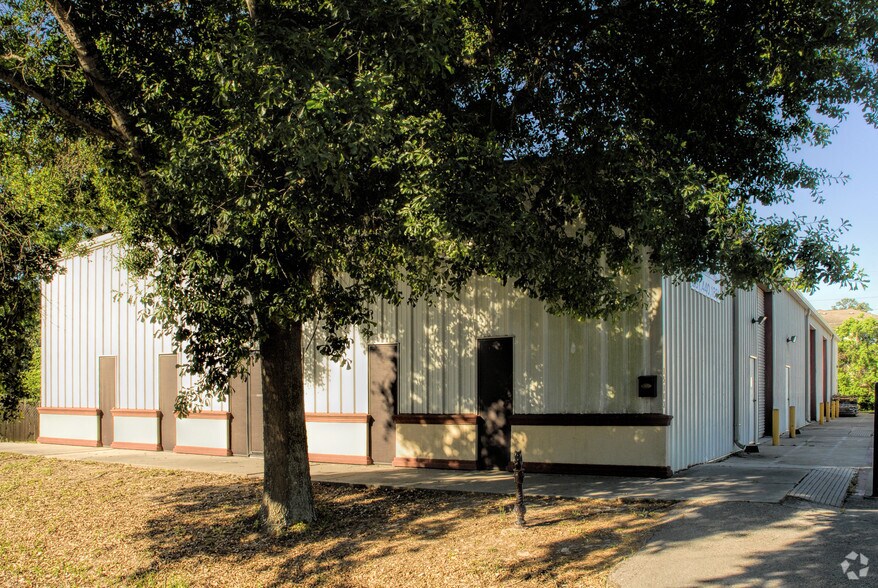 Primary Photo Of 15103 Mintz Ln, Houston Warehouse For Sale