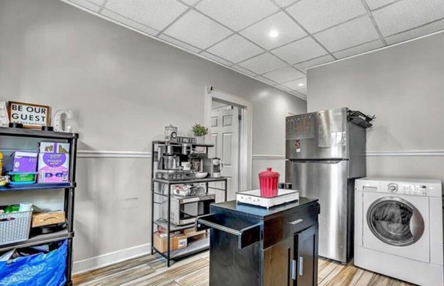 More Photos Of 699 Elm St, Kearny Flex For Sale
