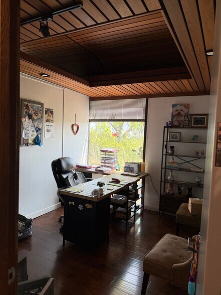 More Photos Of 31340 Via Colinas, Westlake Village Light Distribution For Lease