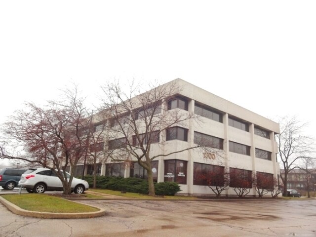 More Photos Of 1300 Greenbrook Blvd, Hanover Park Office For Sale
