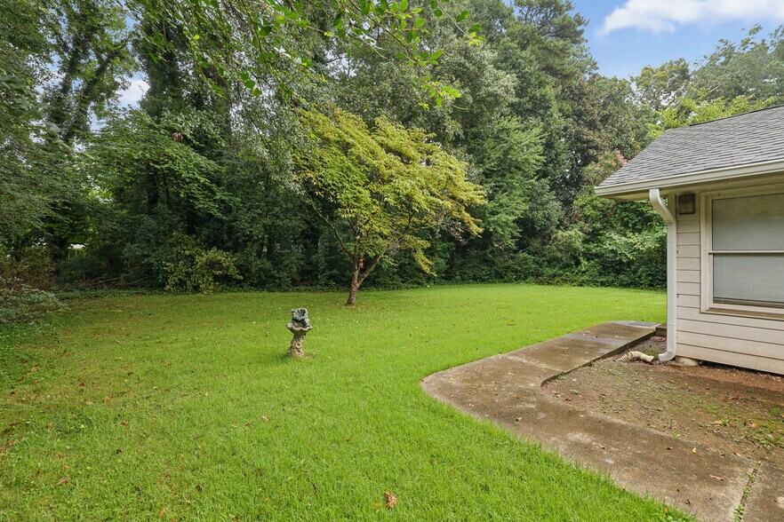 More Photos Of 2119 Vista Dale Ct, Tucker Office Residential For Sale