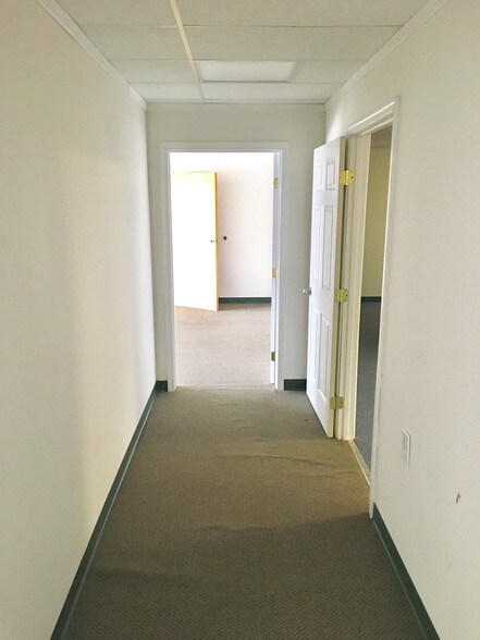 More Photos Of 65 N Dupont Hwy, Dover Medical For Lease