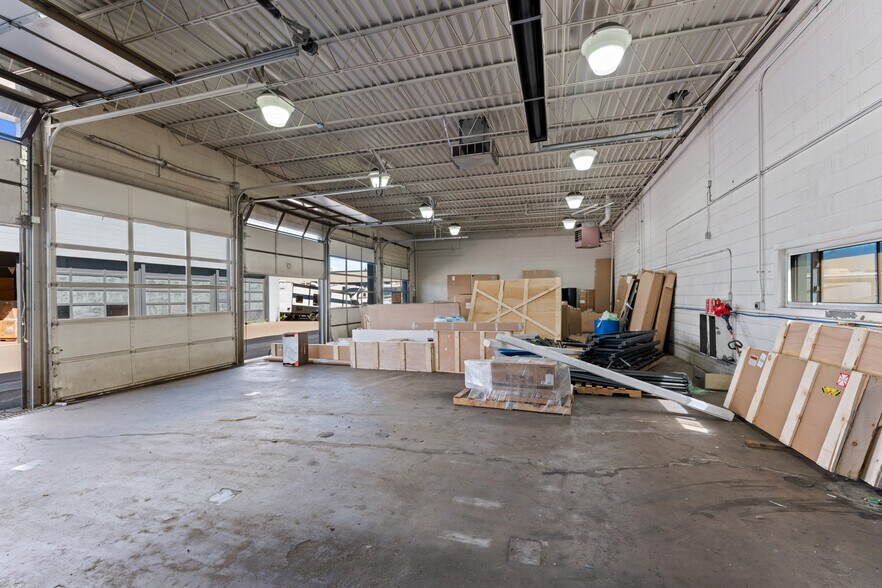 More Photos Of 3204-3208 E Platte Ave, Colorado Springs Auto Dealership For Sale