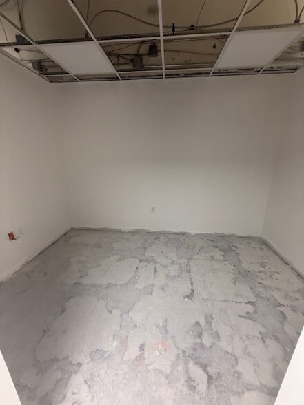 More Photos Of 12618-12620 E 31st St, Tulsa Freestanding For Sale