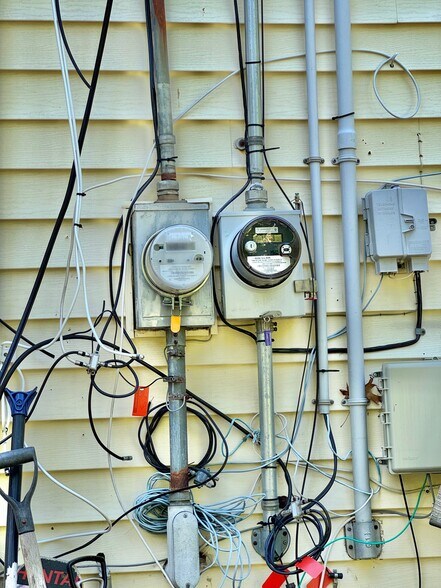 More Photos Of 329 Deer Park Rd, Dix Hills General Retail For Sale