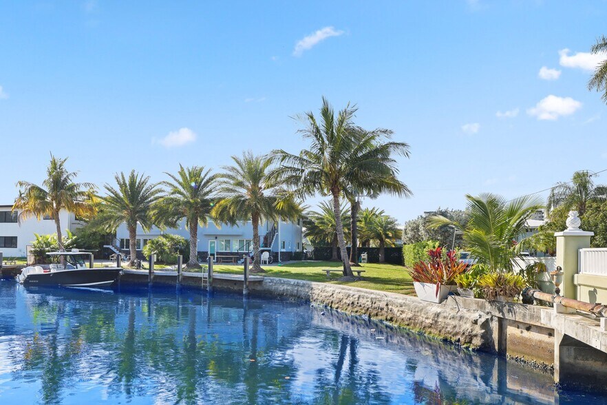 Primary Photo Of 830 SE 22nd Ave, Pompano Beach Apartments For Sale