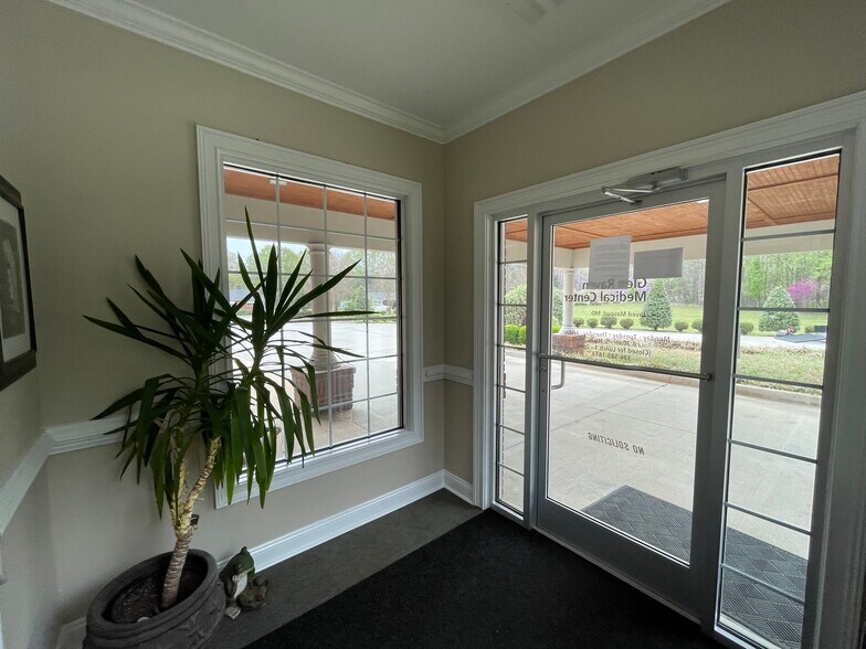 More Photos Of 1611 Flora Ave, Burlington Healthcare For Lease